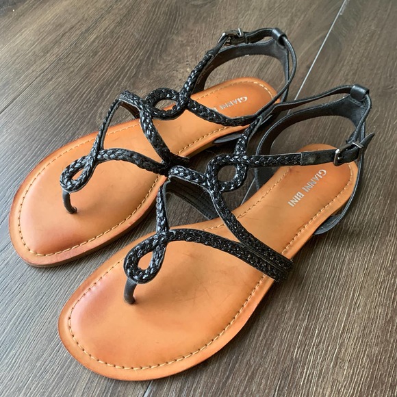 Gianni Bini Shoes - Gianni Bini black leather strappy thong braided sandals side buckle size 8 1/2